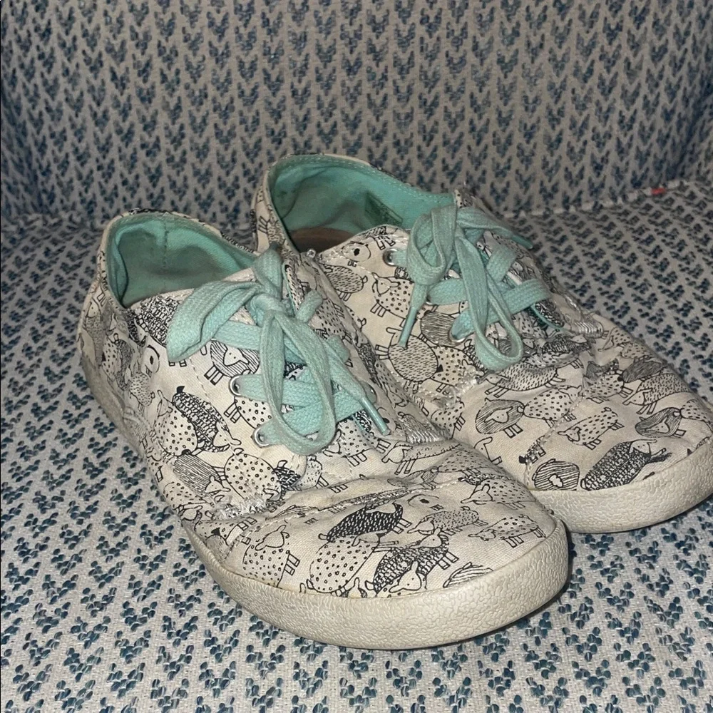 Toms White and Black Patterned Sneakers